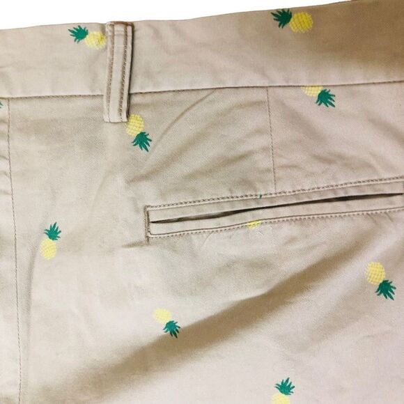 Old Navy Ultimate Slim Khaki Shorts Sz 40 - Picture 3 of 4